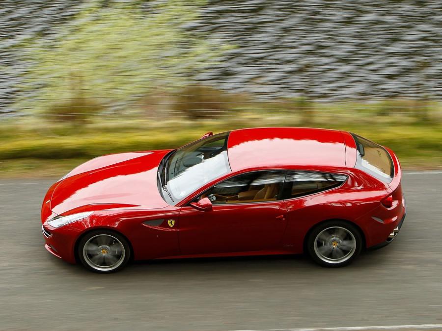  Ferrari FF 2011 года  (UK) (фото 5 из 6)